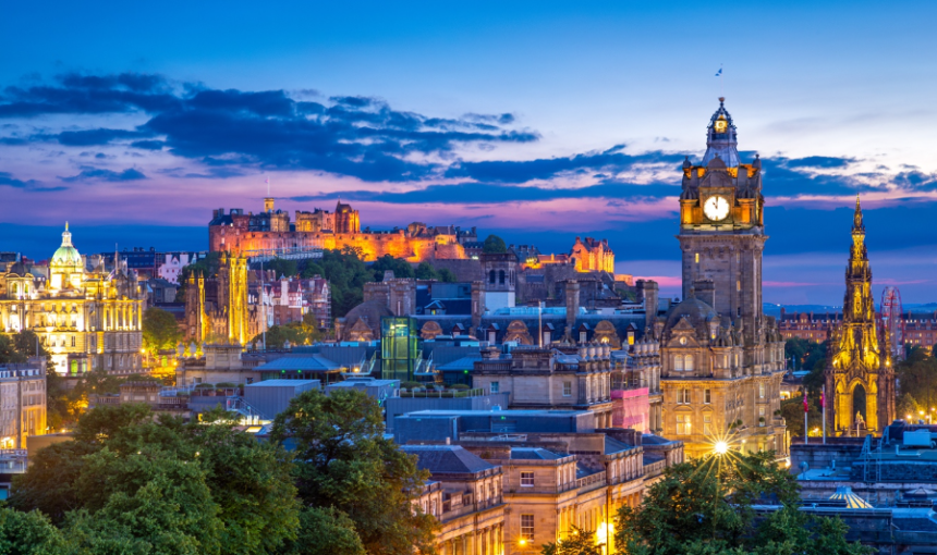 Much more than whisky, discover the charms of Edinburgh and Glasgow.